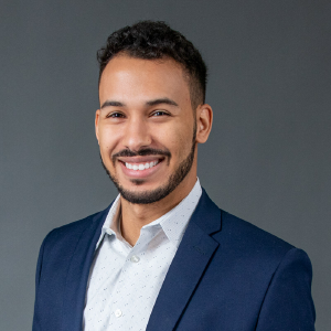 Isaiah Thomas REALTOR , Century 21 Signature Real Estate Des Moines Iowa - Logo