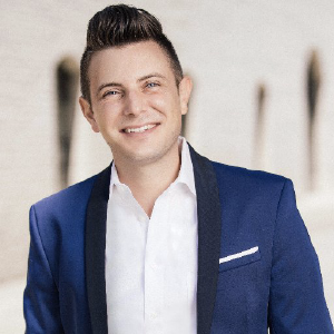 Chris Reisbeck Real Estate @ The Agency - Logo