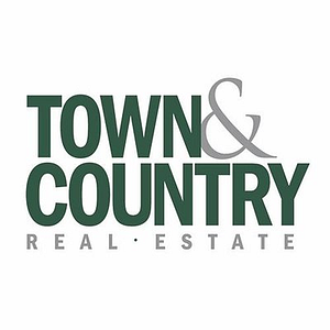 Town & Country Real Estate - Greenport - Logo